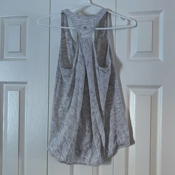 Lululemon Racer Back Tank Top 🥰🥰 - Picture 2 of 3